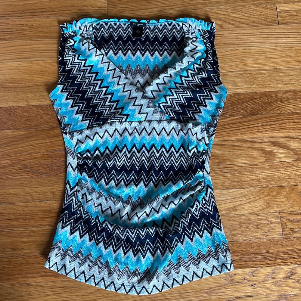 Sleeveless v-neck top